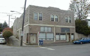 Woodland Apartments in Seattle, WA - Building Photo - Building Photo