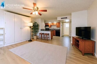 6320 N 16th St, Unit 203 in Phoenix, AZ - Foto de edificio - Building Photo