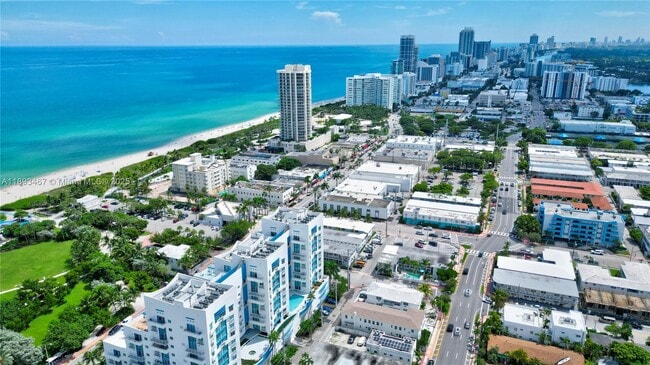 7611 Harding Ave in Miami Beach, FL - Foto de edificio - Building Photo