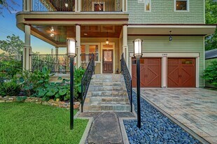 1302 W 21st St in Houston, TX - Building Photo