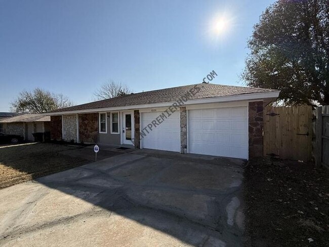 8228 NW 90th Terrace in Oklahoma City, OK - Building Photo - Building Photo