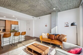 222 E Jefferson St in Phoenix, AZ - Foto de edificio - Building Photo