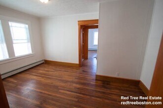 13 Linden St, Unit 3 in Somerville, MA - Foto de edificio - Building Photo