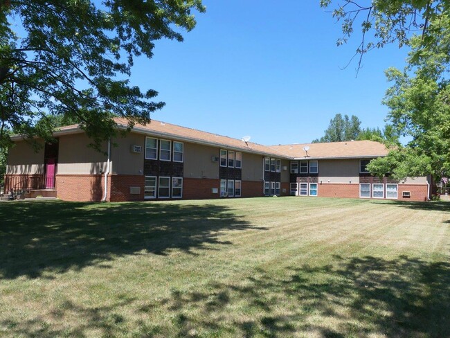 Hill Center Apartments in Salem, SD - Building Photo - Building Photo