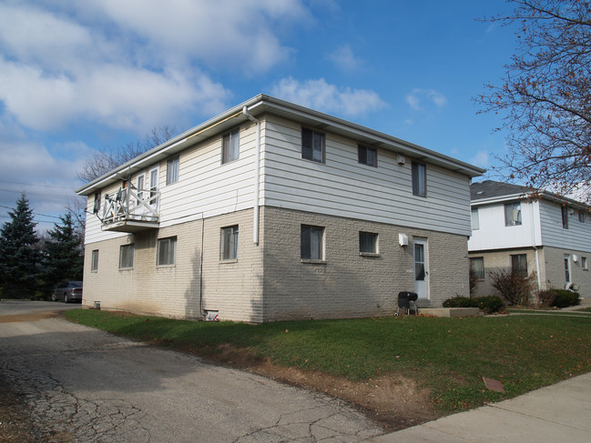 1721 S 89 St in Milwaukee, WI - Building Photo - Building Photo