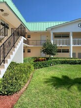 19 Colonial Club Dr in Boynton Beach, FL - Building Photo - Building Photo