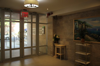 2424 Ocean Ave in Brooklyn, NY - Building Photo - Lobby