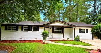 3793 Rainbow Dr in Decatur, GA - Building Photo