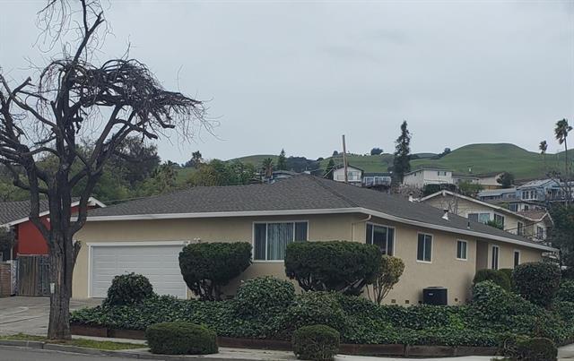 3399 Burgundy Dr in San Jose, CA - Foto de edificio - Building Photo