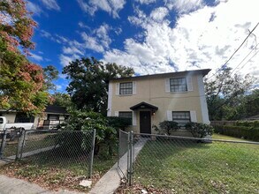 1209 E Seneca Ave, Unit B in Tampa, FL - Building Photo - Building Photo