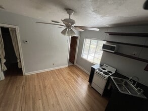 617 Hillcrest St, Unit A in Orlando, FL - Foto de edificio - Building Photo