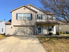 14243 Holly Berry Cir in Fishers, IN - Building Photo - Building Photo