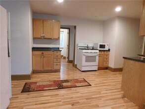 164 Colvintown Rd in Coventry, RI - Foto de edificio - Building Photo