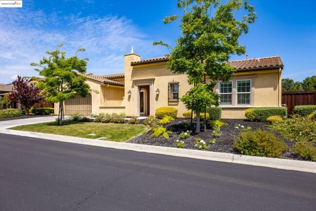 2258 Reserve Dr in Brentwood, CA - Building Photo - Building Photo
