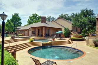 2106 Rainbow Dr in Arlington, TX - Building Photo - Building Photo