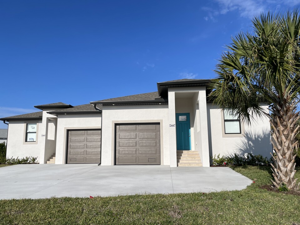 13447 Pine Needle Ln in Ft. Myers, FL - Building Photo