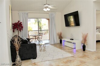 1265 Wildwood Lakes Blvd in Naples, FL - Foto de edificio - Building Photo