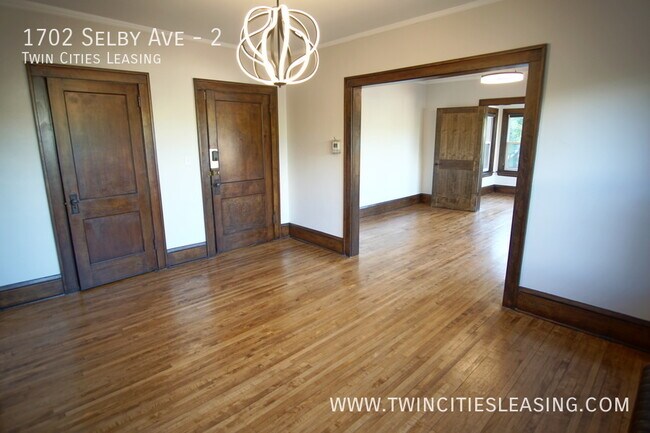 1702 Selby Ave, Unit 2 in St. Paul, MN - Building Photo - Building Photo