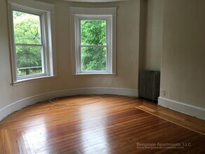1489 Beacon St, Unit 5 in Brookline, MA - Building Photo - Building Photo