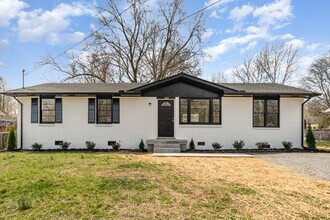 122 Brookside Dr in Hendersonville, TN - Building Photo - Building Photo