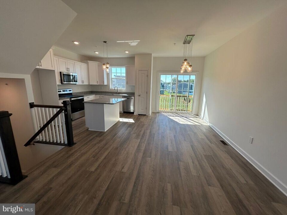 364 Avon Dr in Red Lion, PA - Building Photo