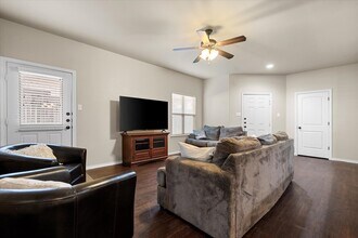 1210 Preston Trails in Wolfforth, TX - Building Photo - Building Photo
