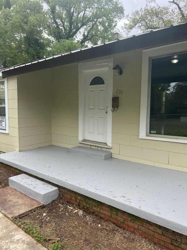 property at 231 E Wyandotte St