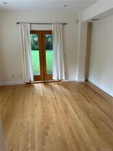 37 Memorial Dr-Unit -B1 in Chappaqua, NY - Foto de edificio - Building Photo