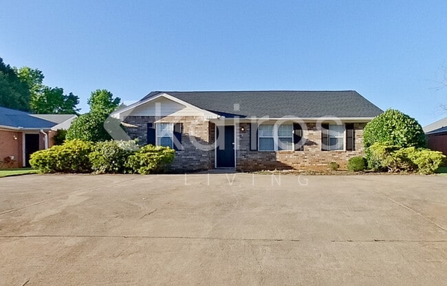 property at 125 Deer Pkwy