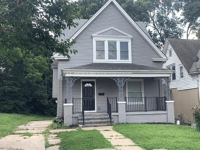 property at 625 Freeman Ave