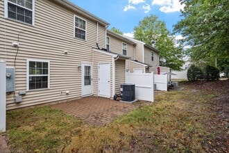 446 Saint John Dr in Durham, NC - Building Photo - Building Photo