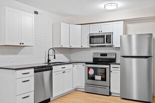 1121 West End Blvd in Winston-Salem, NC - Building Photo