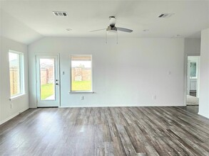 4901 Almond Ter Dr in Katy, TX - Building Photo - Building Photo