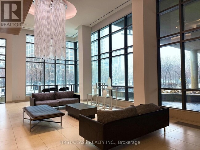 215 Fort York Blvd in Toronto, ON - Building Photo - Building Photo