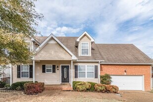 100 Homestead Ln in Hendersonville, TN - Building Photo