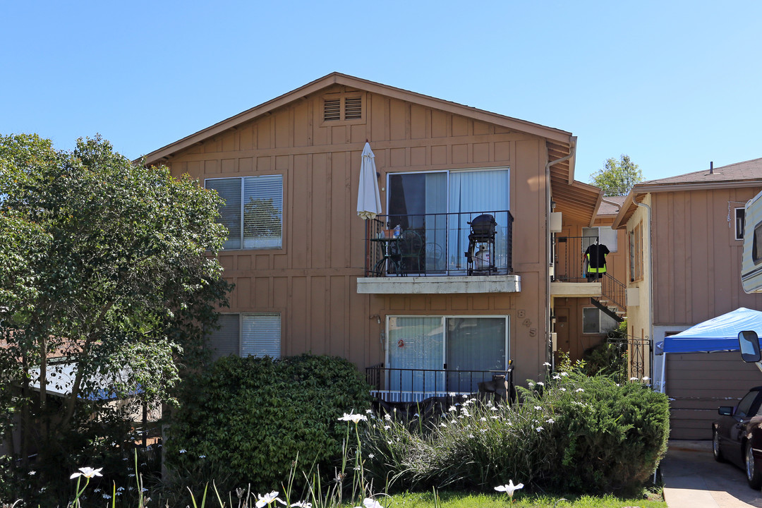 841-845 E 4th Ave in Escondido, CA - Building Photo