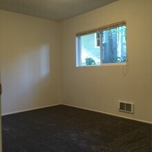 2710 S King St in Seattle, WA - Building Photo - Building Photo