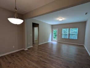 Room in Townhome on Reeves St in Charlotte, NC - Building Photo - Building Photo