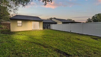 2121 S San Gully Rd in Lakeland, FL - Building Photo - Building Photo