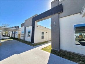 17 E Campeche St in Alton, TX - Building Photo - Building Photo