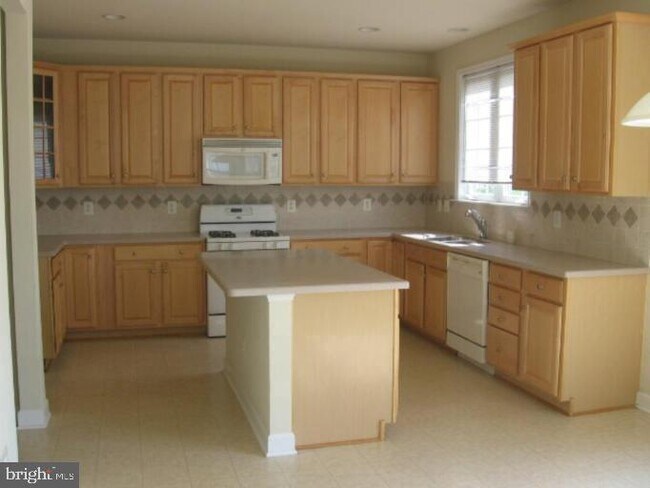 4207 Talon Dr in Dumfries, VA - Building Photo - Building Photo