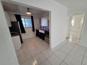 2135 Plunkett Ct in Hollywood, FL - Building Photo - Building Photo