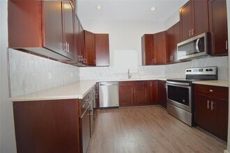 3241 Dixie Dr in Houston, TX - Building Photo - Building Photo