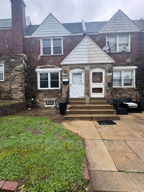 property at 6829 Clover Ln
