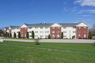 BAY MANOR APARTMENTS in Green Bay, WI - Building Photo - Building Photo