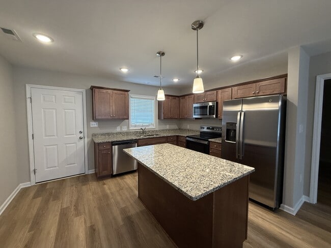 102 Berkshire Cir in Dunn, NC - Building Photo - Building Photo