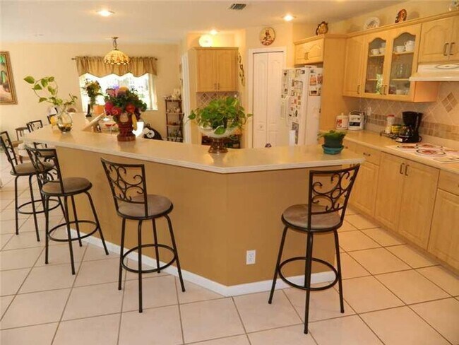 19301 NW 10th St in Pembroke Pines, FL - Building Photo - Building Photo