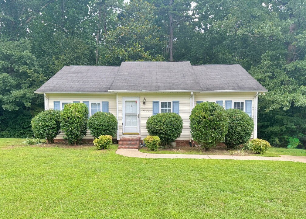 1935 Northridge Ct in Statesville, NC - Building Photo