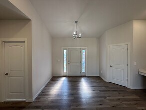 9 Mulberry Loop NE in Minot, ND - Building Photo - Building Photo