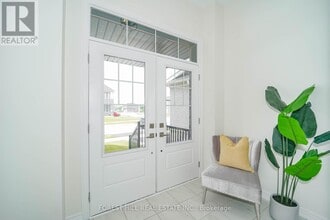 29 Kingsbury Trl in Barrie, ON - Building Photo - Building Photo